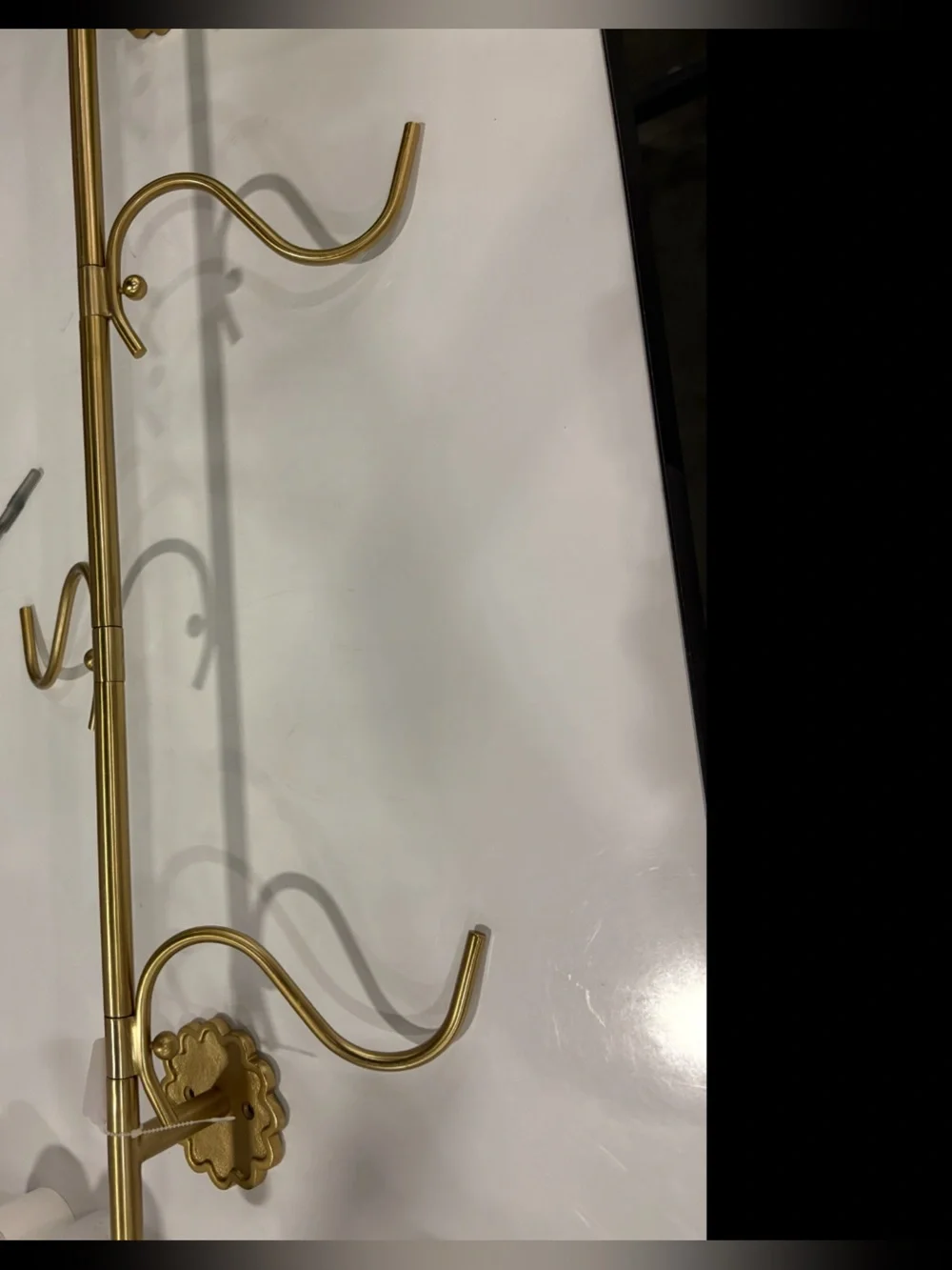 Wiggle Scalloped Brass Swivel Hook Rack - Gold